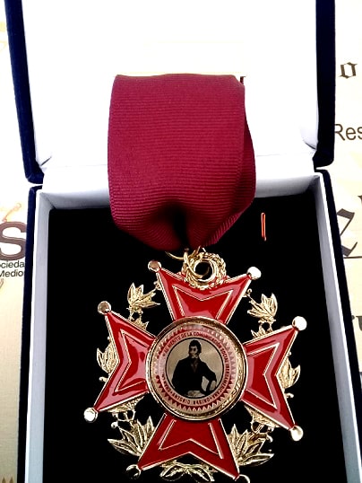 premio Antonio nariño sociedad colombiana de prensa y medios de comunicacion 2021 concedido a miguel muñoz martinez pintor y escultor colombiano.